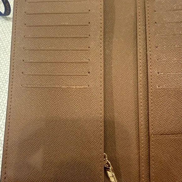 Louis Vuitton Monogram Wallet - Picture 6 of 8